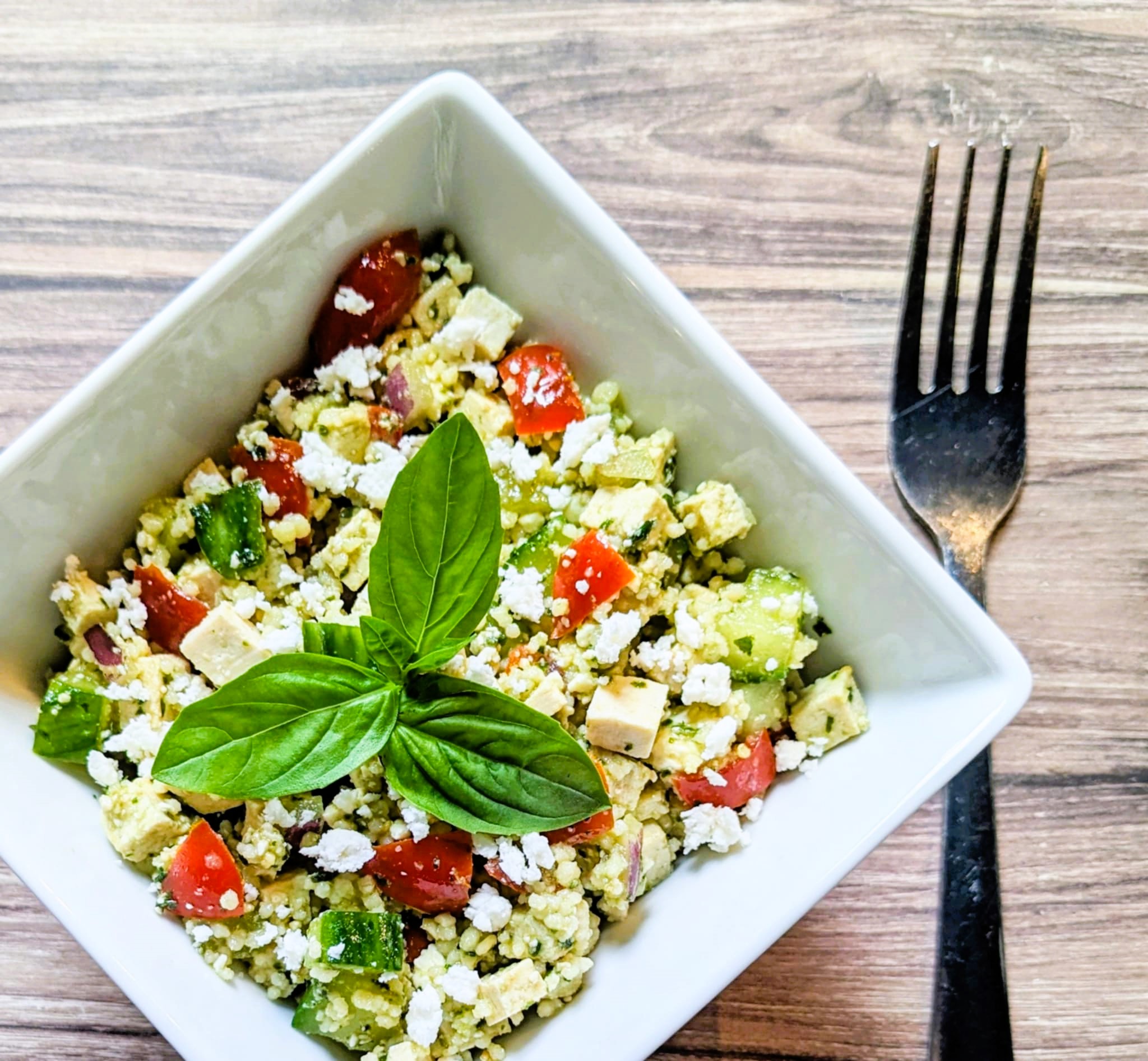 Bol estival tofu-pesto
